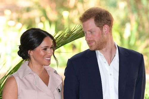 'Một biến cố kịch tính', vợ chồng Hoàng tử Harry chính thức trở thành dân thường