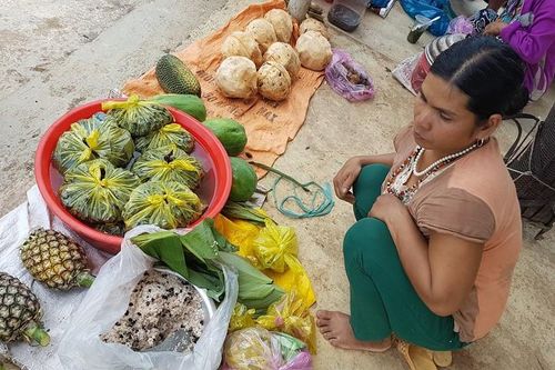 Độc đáo phiên chợ không có gian thương