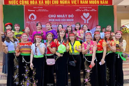 30 dân tộc anh em cổ vũ Chủ nhật Đỏ ở Krông Năng