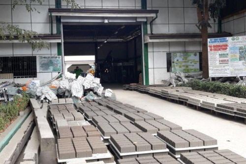 Biến tro bụi núi lửa Taal thành gạch để tái thiết hạ tầng