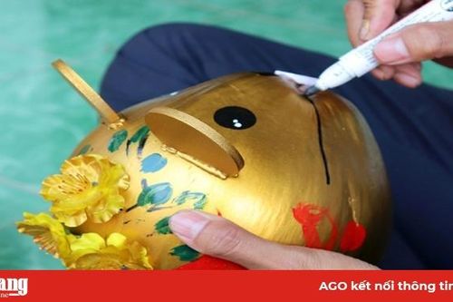 Dừa tạo hình chuột hút hàng dịp Tết