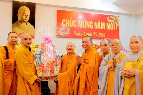 BTS Phật giáo Bình Phước chúc Tết lãnh đạo Giáo hội