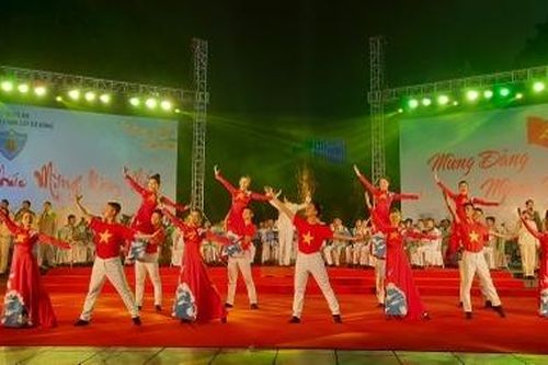 Đoàn Nghi lễ CAND biểu diễn nghệ thuật 'Mừng Xuân – Dâng Đảng'