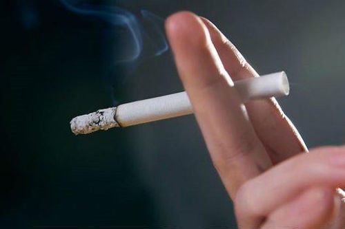 Hút thuốc trong nhà vệ sinh máy bay, hành khách bị phạt 4 triệu đồng