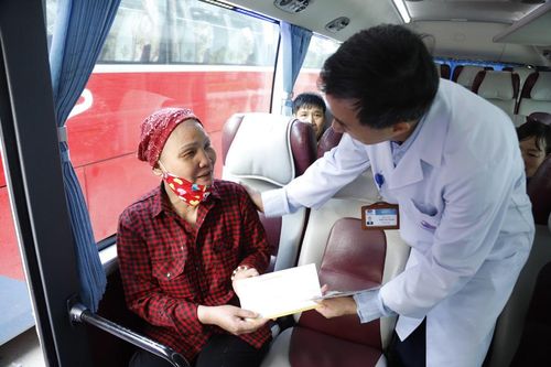 Tết ấm, Xuân vui đến từng giường bệnh