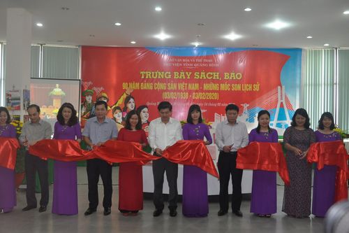 Trưng bày sách, báo '90 năm Đảng Cộng sản Việt Nam – Những dấu mốc lịch sử'