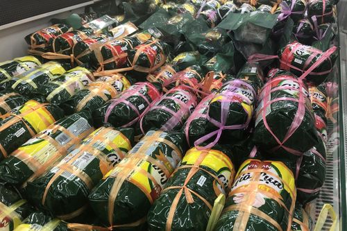 Giò lụa hơn 300.000 đồng/kg vẫn cháy hàng dịp Tết