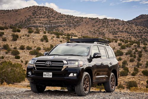 Toyota Land Cruiser thế hệ hoàn toàn mới sẽ ra mắt trong tháng 8