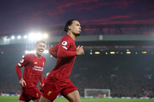 Trong hoàng hôn Anfield, Van Dijk mang đến ánh bình minh