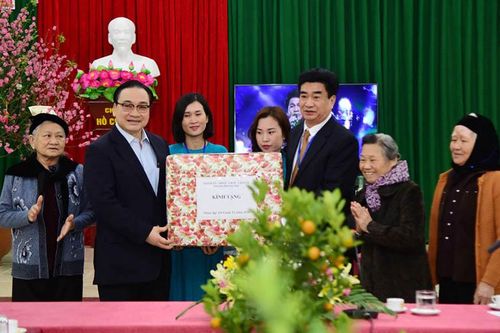 Để mọi nhà đều có Tết