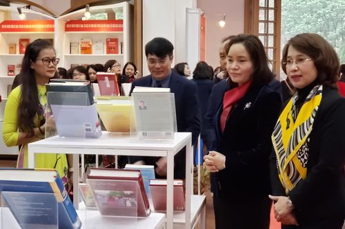 'Vinh quang Đảng Cộng sản Việt Nam'