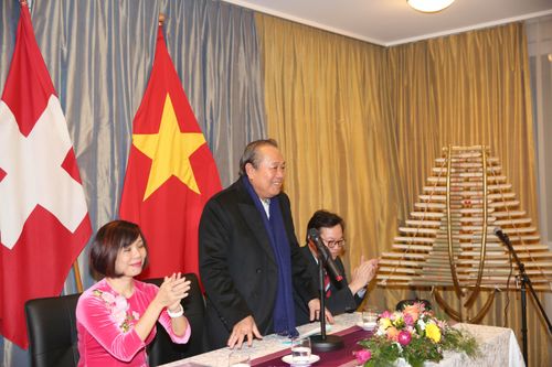 Phó Thủ tướng Thường trực thăm, chúc Tết cộng đồng người Việt tại Thụy Sĩ
