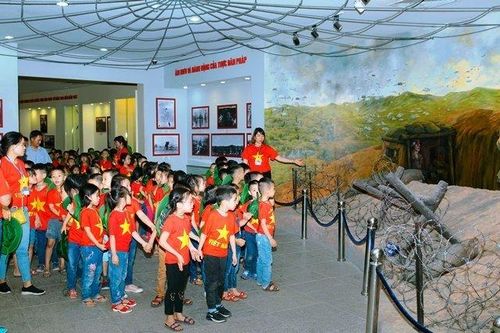 Miễn thu phí tham quan bảy điểm di tích ở Điện Biên