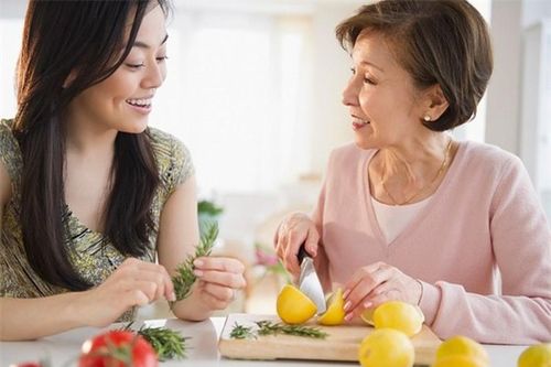 7 bí kíp giúp mẹ chồng nàng dâu 'vừa mắt' nhau hơn