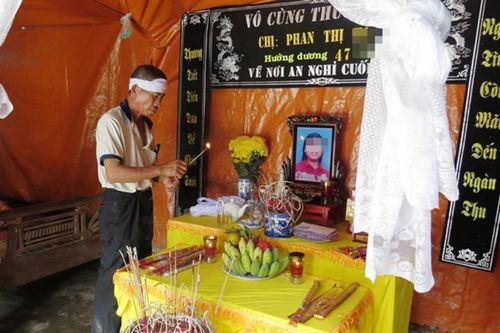 Nỗi đau của người chồng có vợ con chết bất thường trong khuôn viên nhà