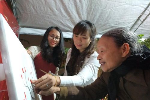 Tết đã về bên xóm ngụ cư