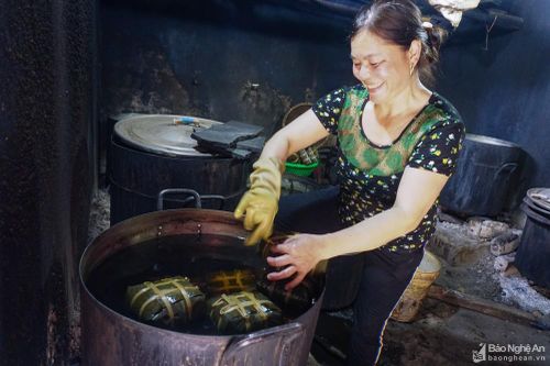 Khám phá cách để có nồi bánh chưng Tết 'đúng điệu' của người dân Nghệ An