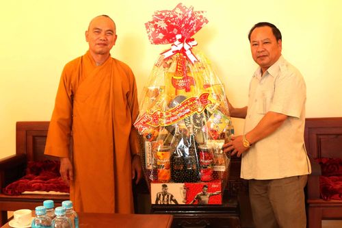Phó Bí thư Tỉnh ủy Châu Ngọc Tuấn thăm, chúc Tết các tổ chức tôn giáo