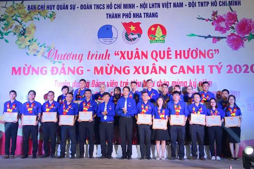 Thành đoàn Nha Trang: Tuyên dương 27 đảng viên trẻ tiêu biểu