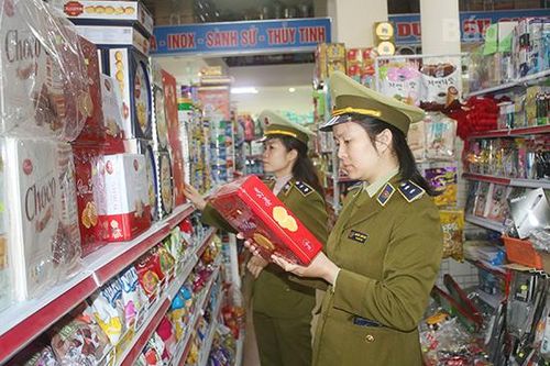 Phù Yên tăng cường quản lý thị trường dịp giáp Tết