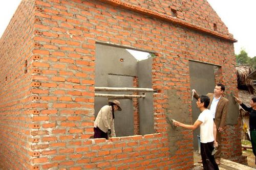 Hùng Mỹ chăm lo mái ấm cho người nghèo đón Tết