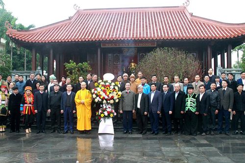 Đoàn đại biểu các tổ chức chính trị - xã hội, tôn giáo, dân tộc trên địa bàn chúc mừng Tỉnh ủy