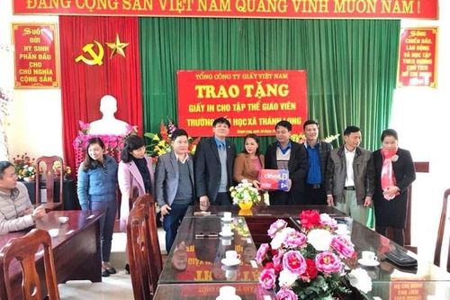 Người lao động ngành Giấy ấm áp nhiều hoạt động 'nhường cơm sẻ áo', tết là sẻ chia