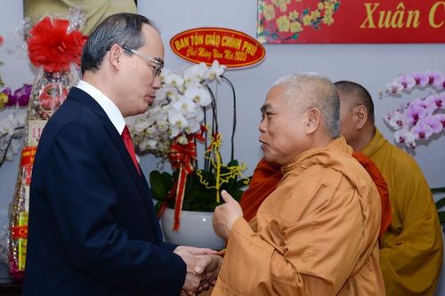 Lãnh đạo TP.HCM chúc Tết chư tôn đức Giáo hội