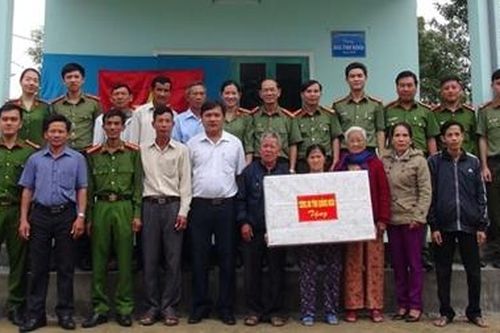 Những ngôi nhà sâu nặng nghĩa tình