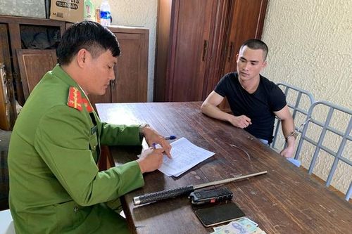 Vợ ngoại tình, chồng bắt tình địch viết giấy bán xe