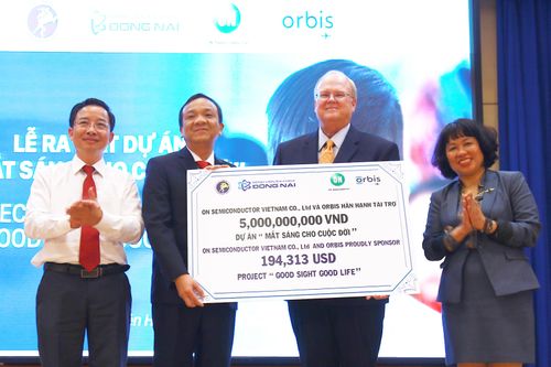 Mở thêm đơn vị khúc xạ chữa mắt cho người Đồng Nai