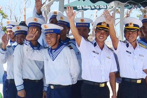 Người về từ Trường Sa