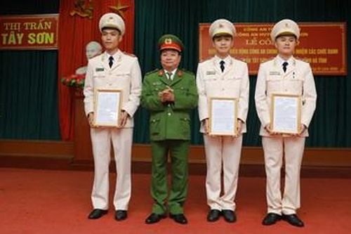 100% số xã huyện miền núi, biên giới Hương Sơn có Công an chính quy