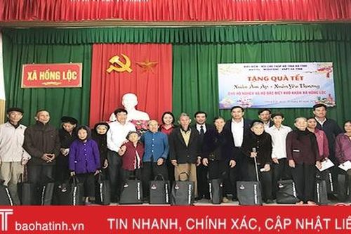 Lãnh đạo tỉnh Hà Tĩnh tặng quà tết cho hộ nghèo, đối tượng chính sách ở Lộc Hà, Kỳ Anh