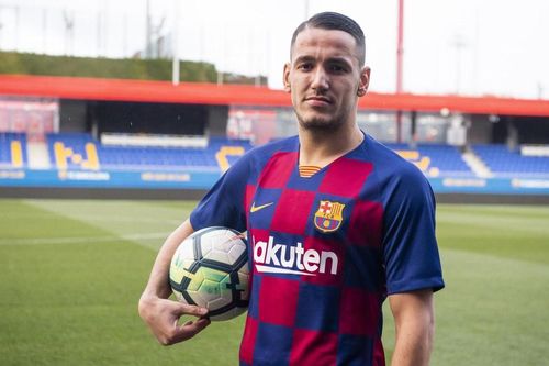 Barca mua cựu tiền đạo Inter Milan với giá 'rẻ như cho'