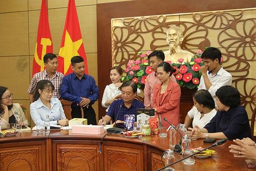 Bí thư Tỉnh ủy gặp gỡ thanh niên khởi nghiệp