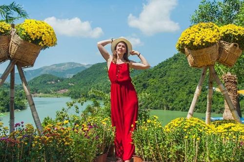 Xuân về với Galina Lake View