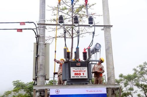 Tết này ánh điện tỏa sáng muôn nơi
