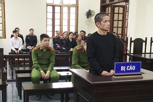 2 năm tù cho kẻ vận chuyển 30 kg pháo nổ