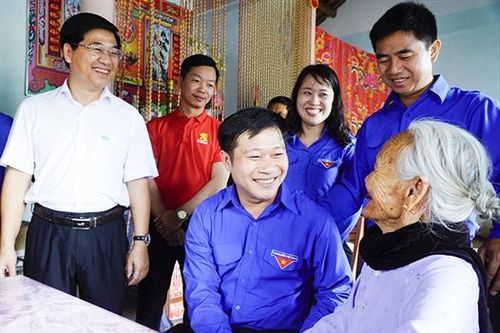Nhân lên niềm vui tết