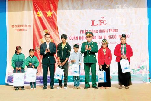 Hành trình 'Quân đội chung tay vì người nghèo'