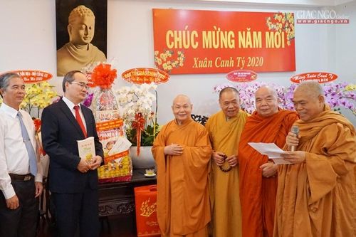 Thiên tuế ngàn năm - Thơ Trần Quê Hương