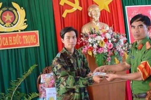 Nhặt được hơn 30 triệu đồng đem nộp Công an