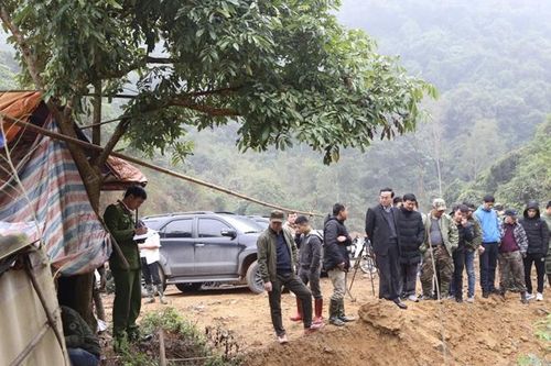 Thông tin mới nhất về vụ nã AK làm 2 người chết, 5 người bị thương