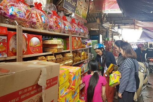 Vui - buồn chợ quê ngày Tết
