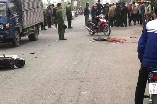 Va chạm ô tô tải, nam sinh lớp 10 tử vong trên đường đi học về