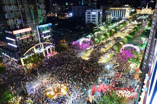 TP Hồ Chí Minh bố trí 1.000 người giữ an ninh đường hoa Nguyễn Huệ