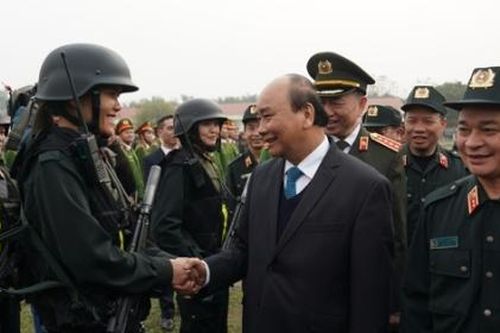 Thủ tướng kiểm tra công tác ứng trực, sẵn sàng chiến đấu tại Bộ Tư lệnh Cảnh sát cơ động