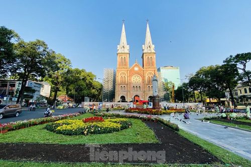 Đường phố Sài Gòn thông thoáng ngày đầu nghỉ Tết Nguyên đán 2020