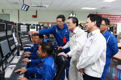 Lãnh đạo BSR kiểm tra công tác vận hành sản xuất và chúc Tết người lao động